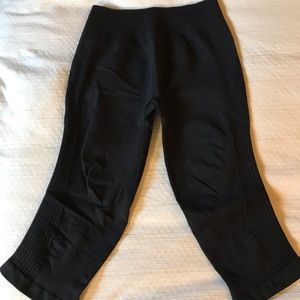 Lululemon Flow and Go crop compression yoga pant